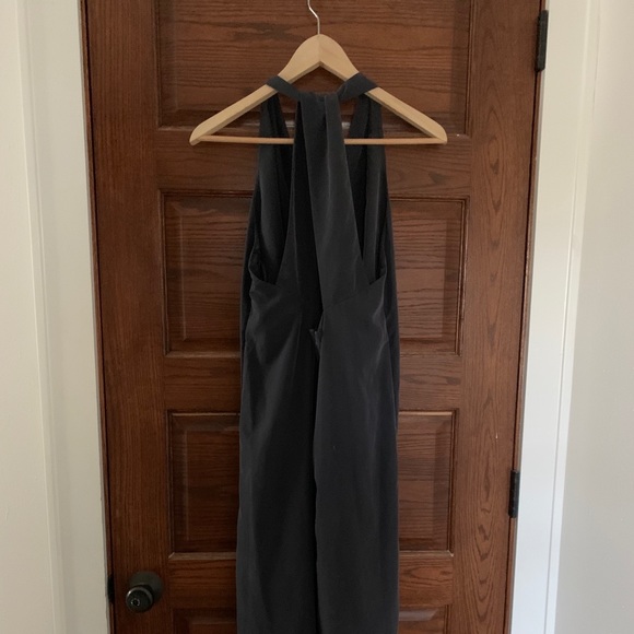 Short gray cross back dress - Picture 2 of 4